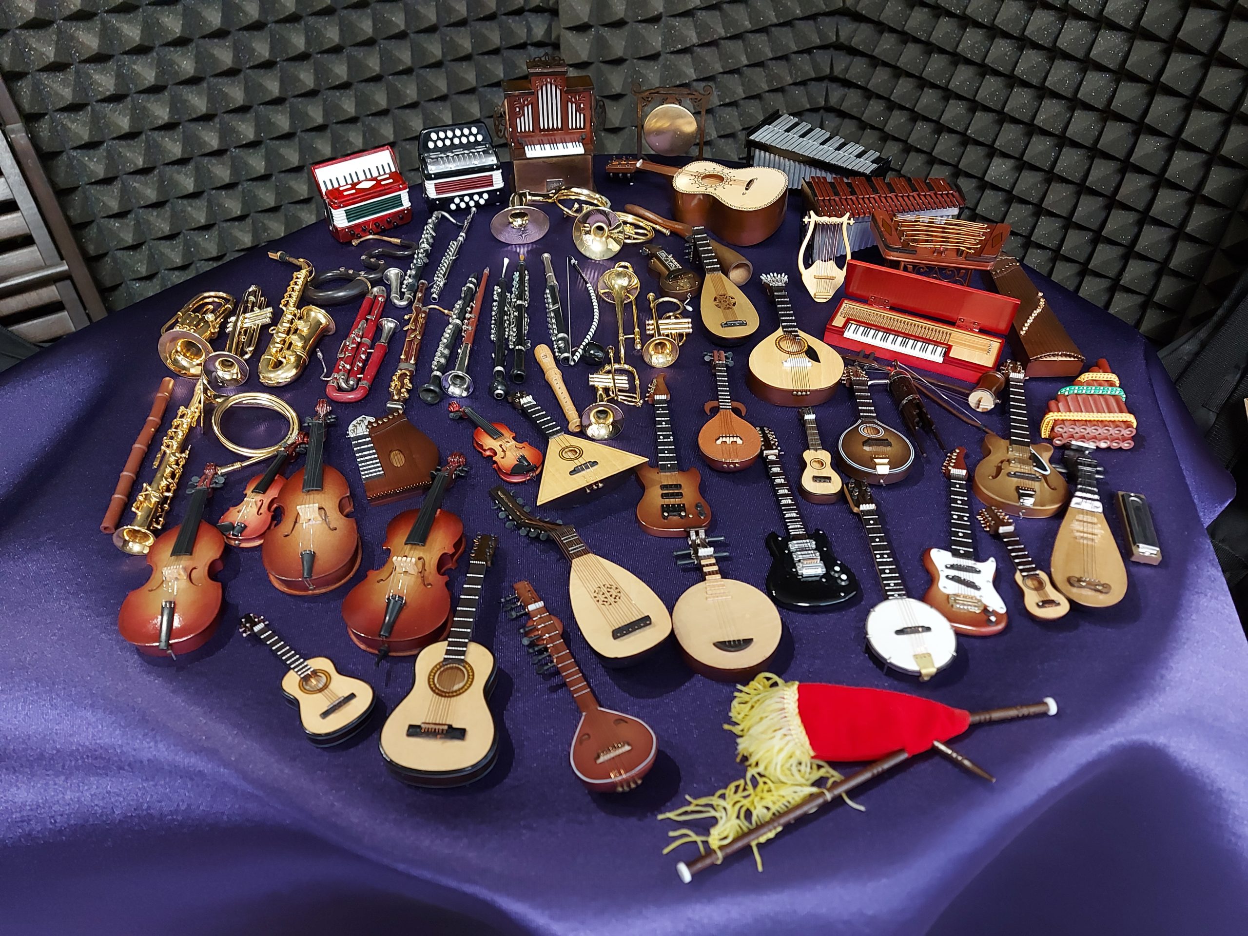 Cerco Por adelantado Aumentar Colección de instrumentos musicales en miniatura – A Compas Albacete