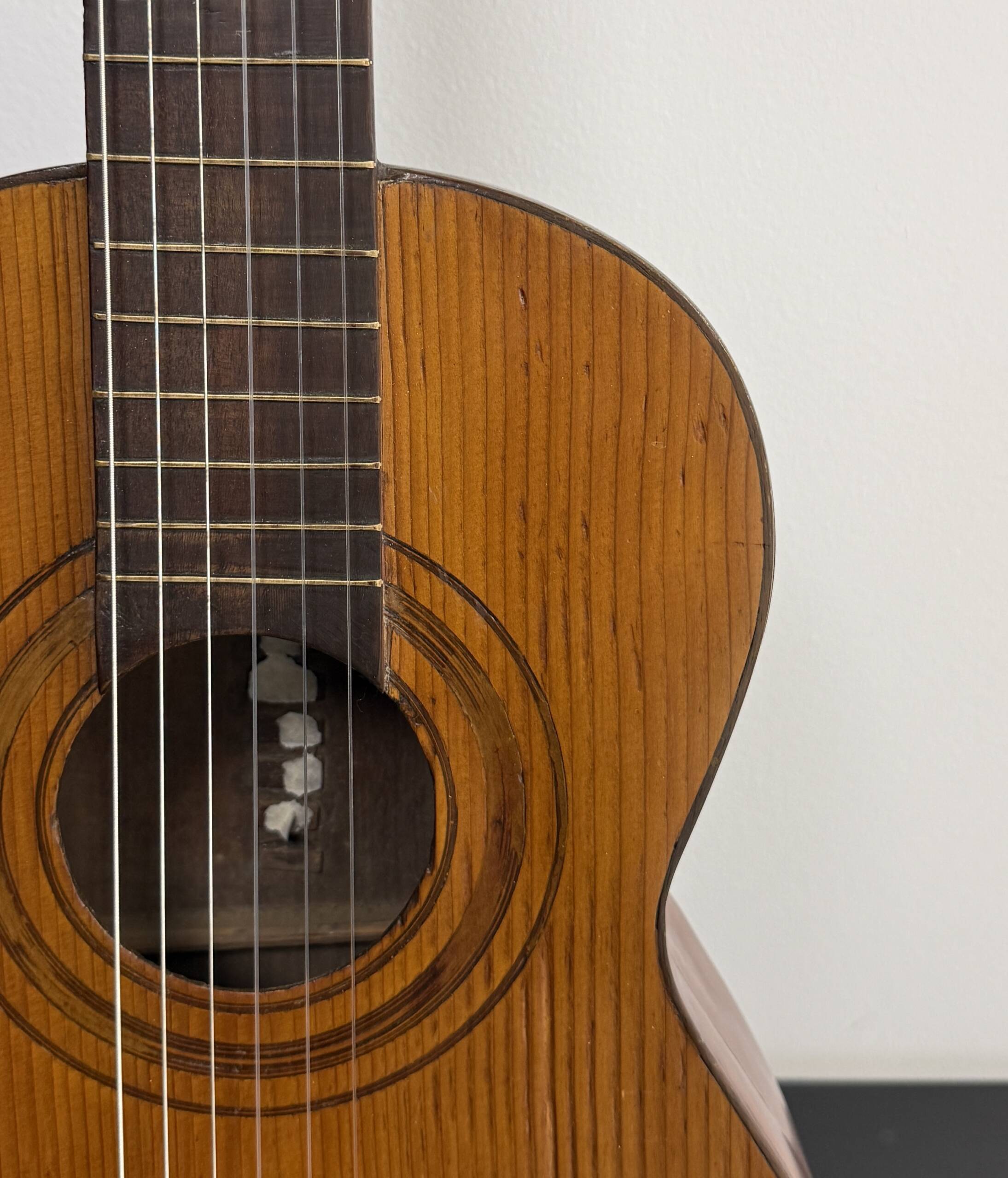 GUITARRA ANTIGUA DE PALILLOS - Imagen 4
